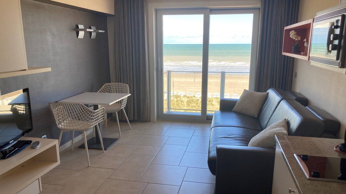Nieuwpoort-Bad Apartment | Apartment in Nieuwpoort by the Beach
