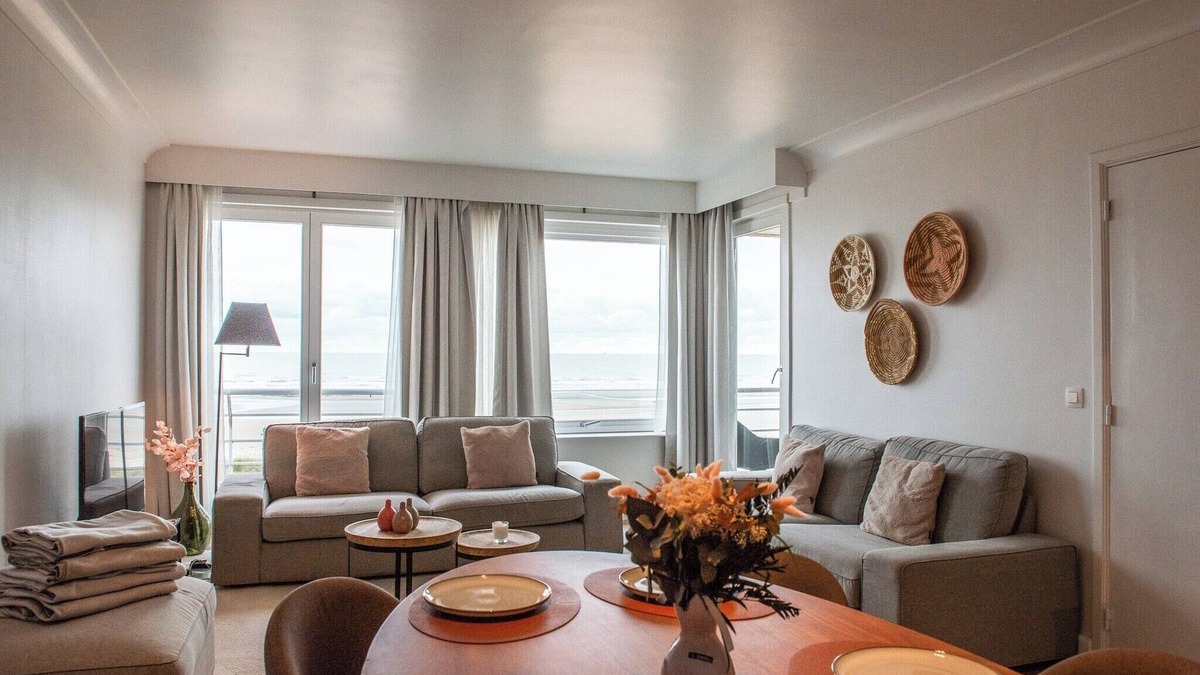 Nieuwpoort-aan-Zee Apartment | Apartment in Nieuwpoort with Sea Views