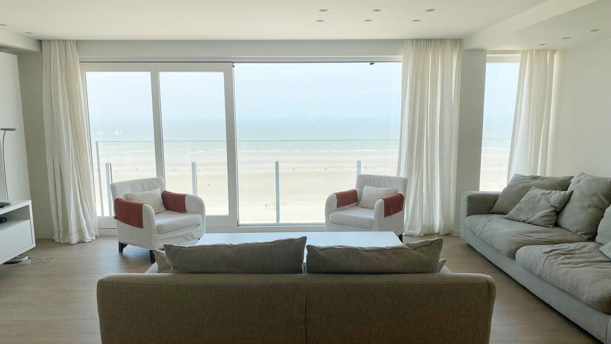 Nieuwpoort-aan-Zee Apartment | Apartment in Nieuwpoort with Ocean Views