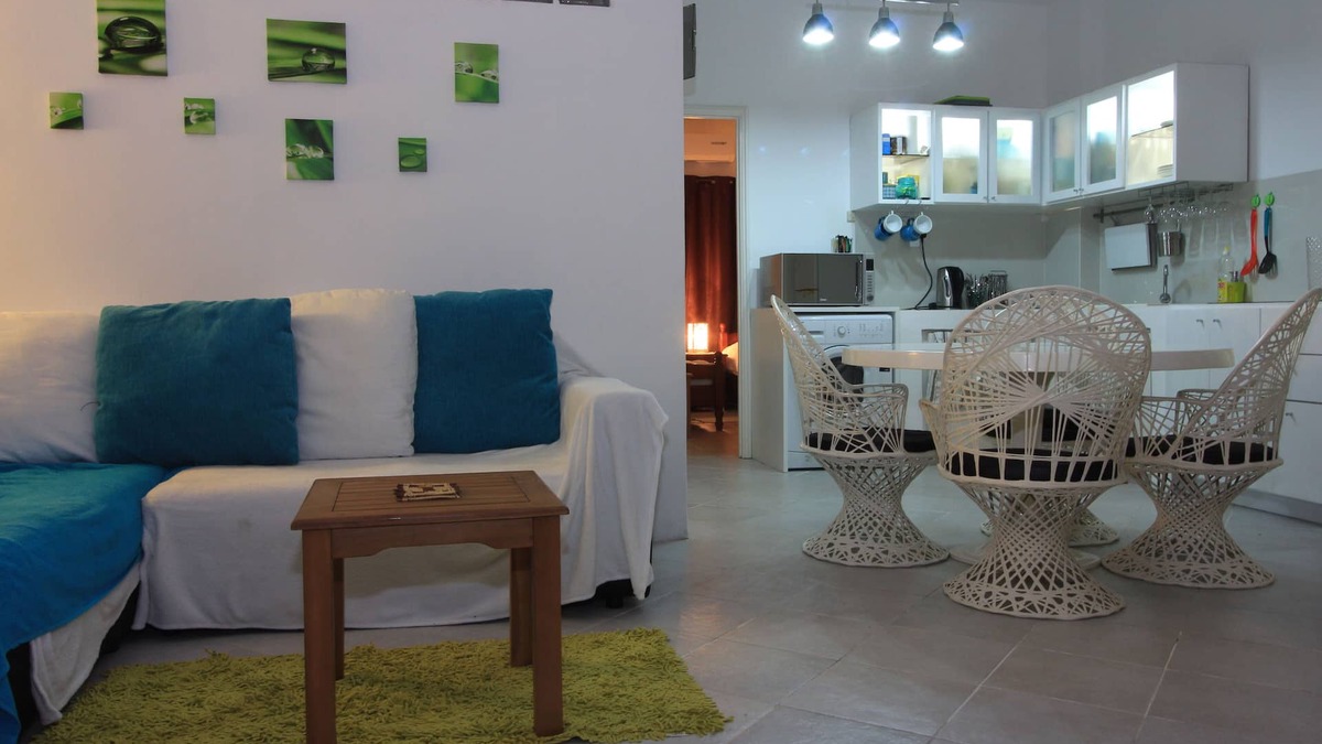 Pereybere Apartment | Apartment in Pereybere 5 minutes walk from the beach