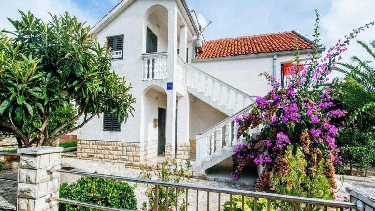 Petrcane Apartment | Apartment in Petrcane by the Sea