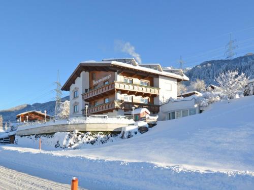 Arzl im Piztal Apartment | Apartment in Pitztal with Mountain Views