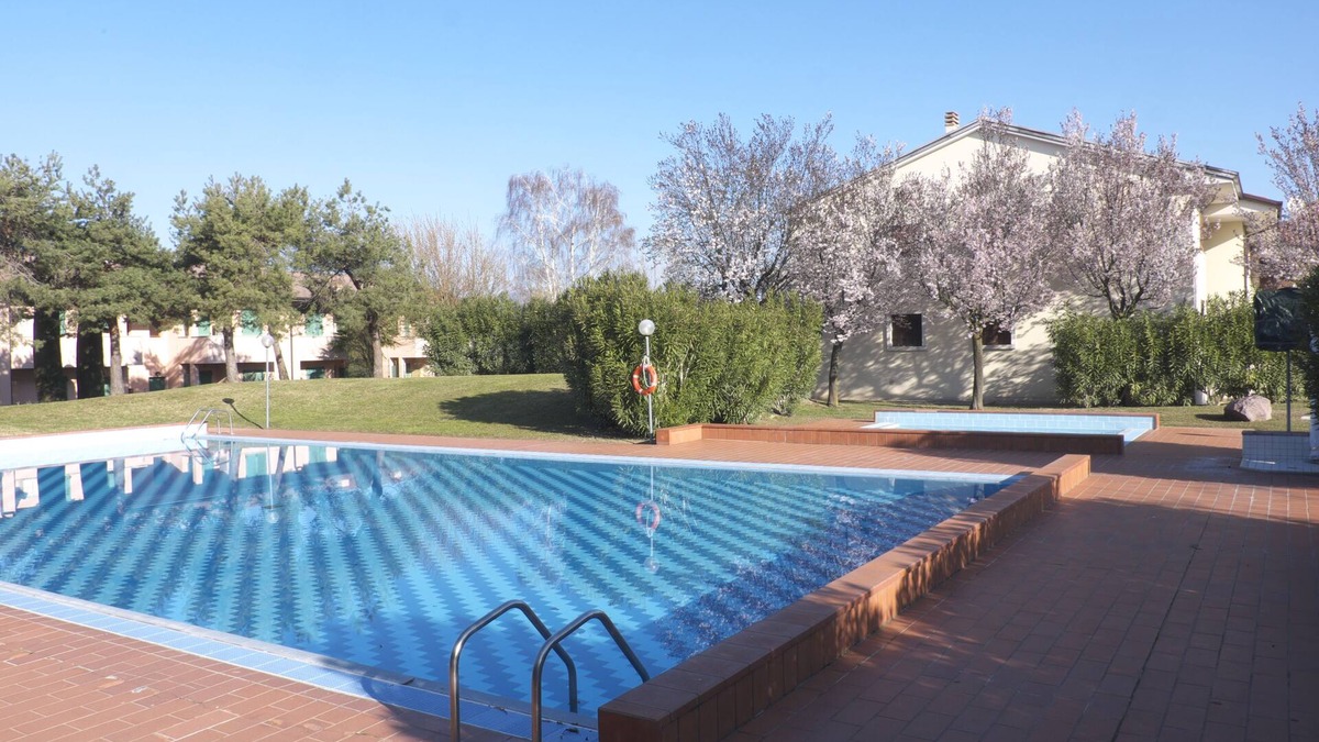 Montioni Apartment | Apartment in residence with private garden and swimming pool for adults and children and tennis