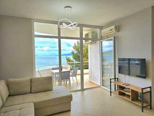 Kodrra Apartment | Apartment in Saranda with Stunning Sea Views