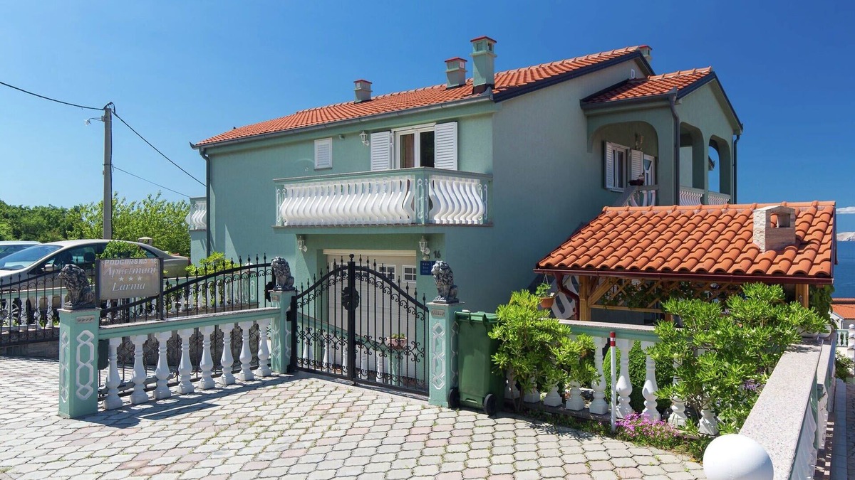 Senj Apartment | Apartment in Senj near Sea and Pool