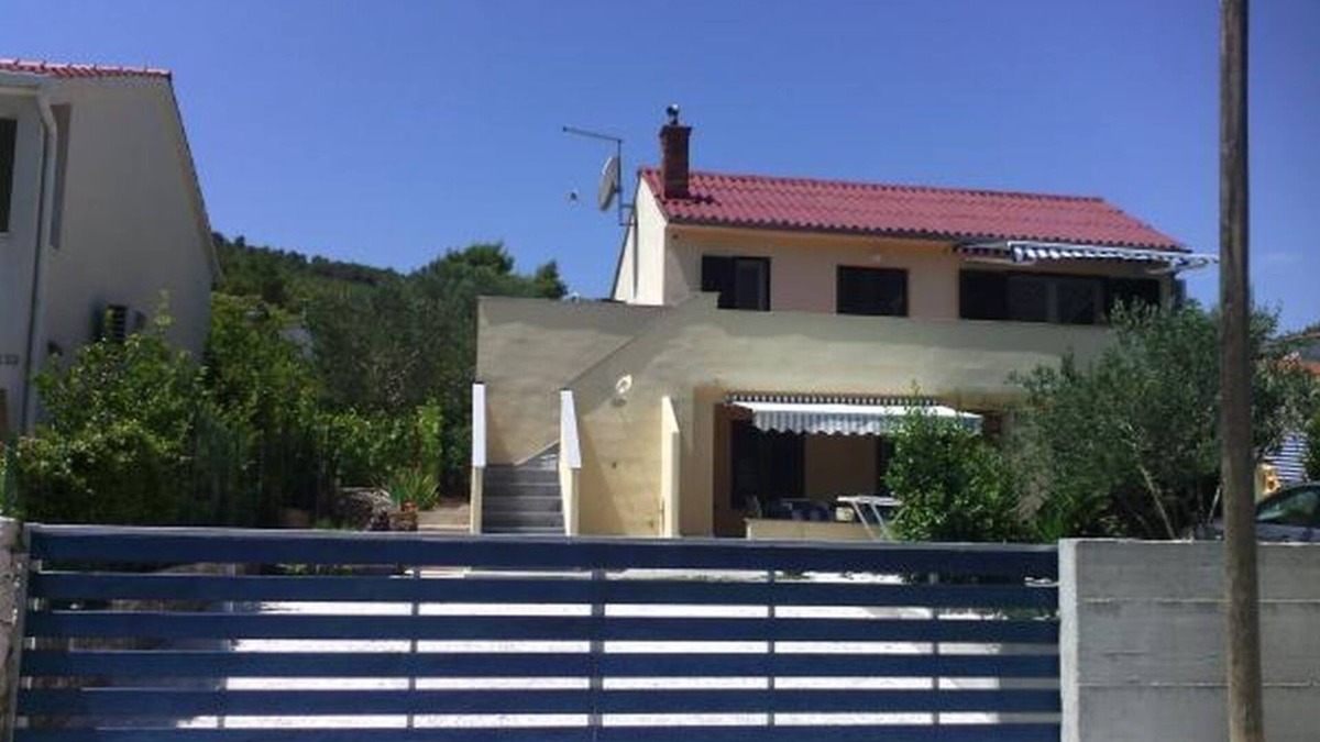Slatine Apartment | Apartment in Slatine with Seaview, Terrace, Air condition, WIFI (5130-2)