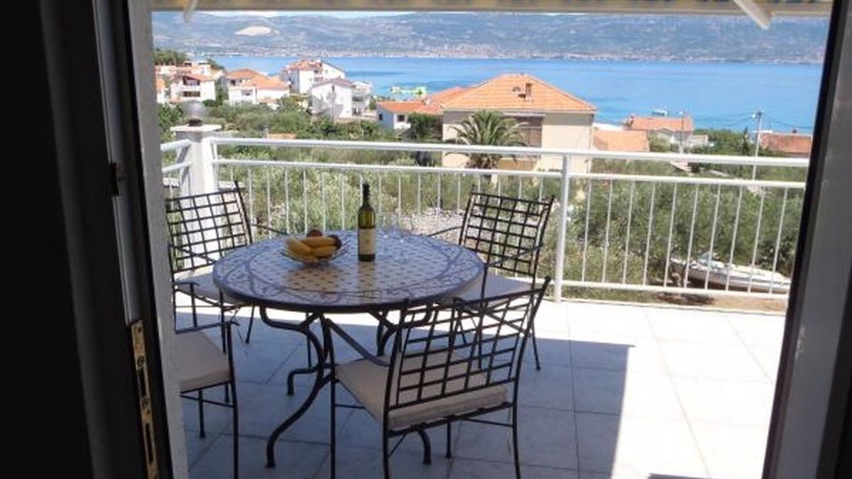 Slatine Apartment | Apartment in Slatine with Seaview, Terrace, Air condition, WIFI (5147-1)