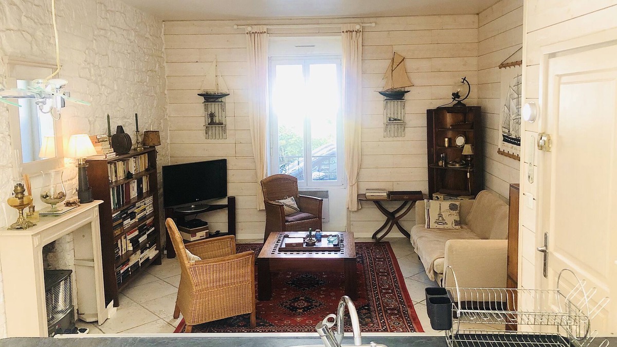 Intra Muros Apartment | Apartment in Solidor. Calm and comfort. Beach at 50m. South-facing terrace.