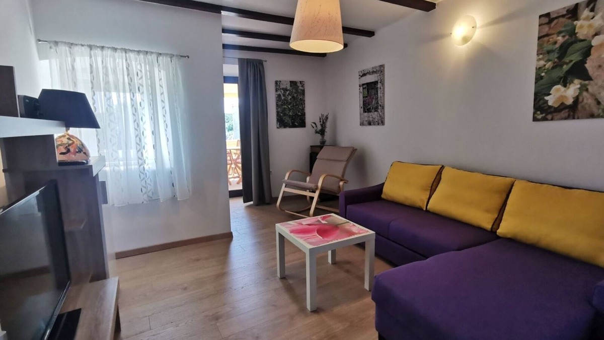 Sveti Jakov Apartment | Apartment in Stivan with Terrace, Air condition, WIFI, Washing machine (920-3)