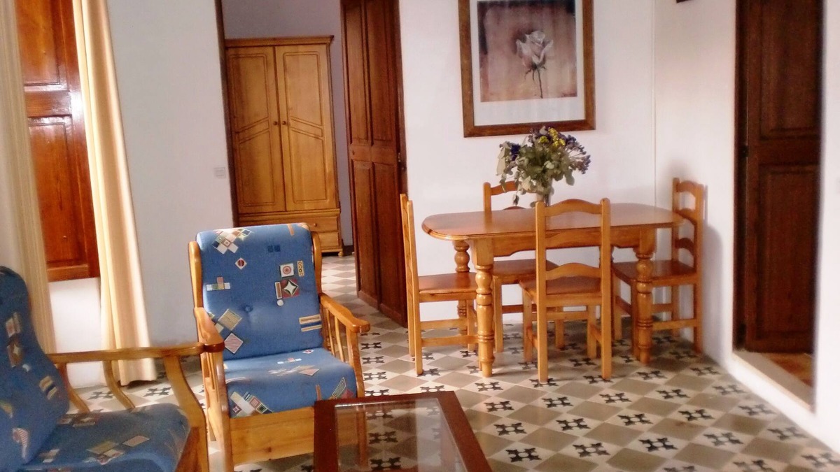 Lloseta House | Apartment in stone manor house with pool and wifi 2 km from Inca