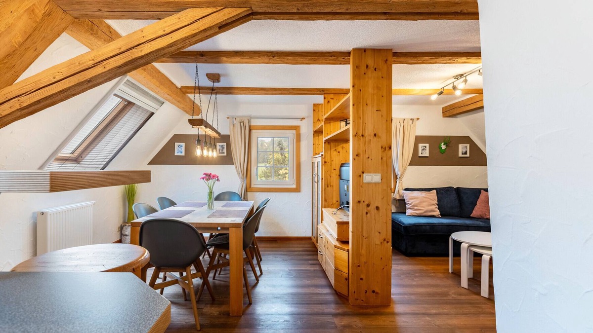 Schwarzenbach Apartment | Apartment 'In the Attic' with Private Terrace, Shared Garden and Wi-Fi