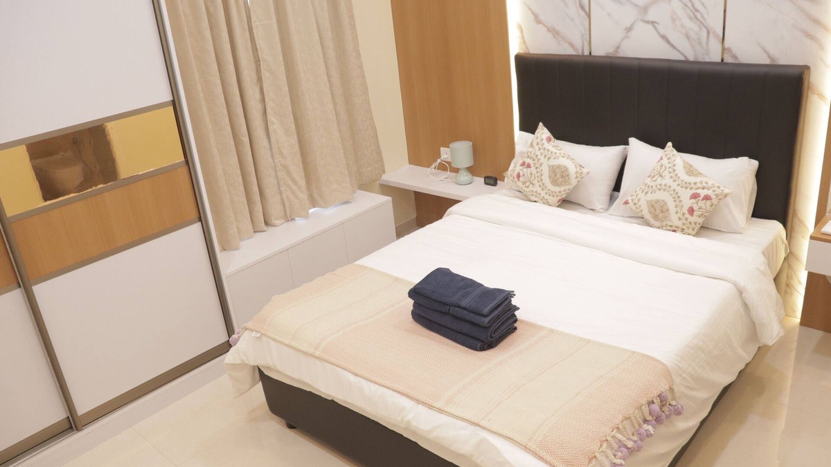 T Nagar Condo | Apartment in T Nagar 5 Min Walk to Shopping Paradise Perfect for Familiesn