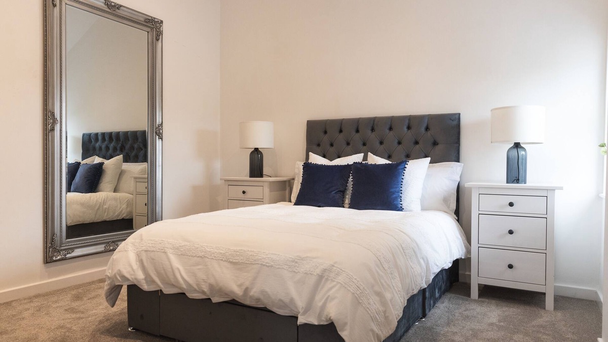 Trowbridge Apartment | Apartment in the Countryside with Hot Tub