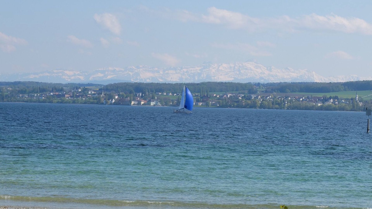 Staad Apartment | Apartment in the garden of Seeheim Castle on lakeside with balcony and terrace.