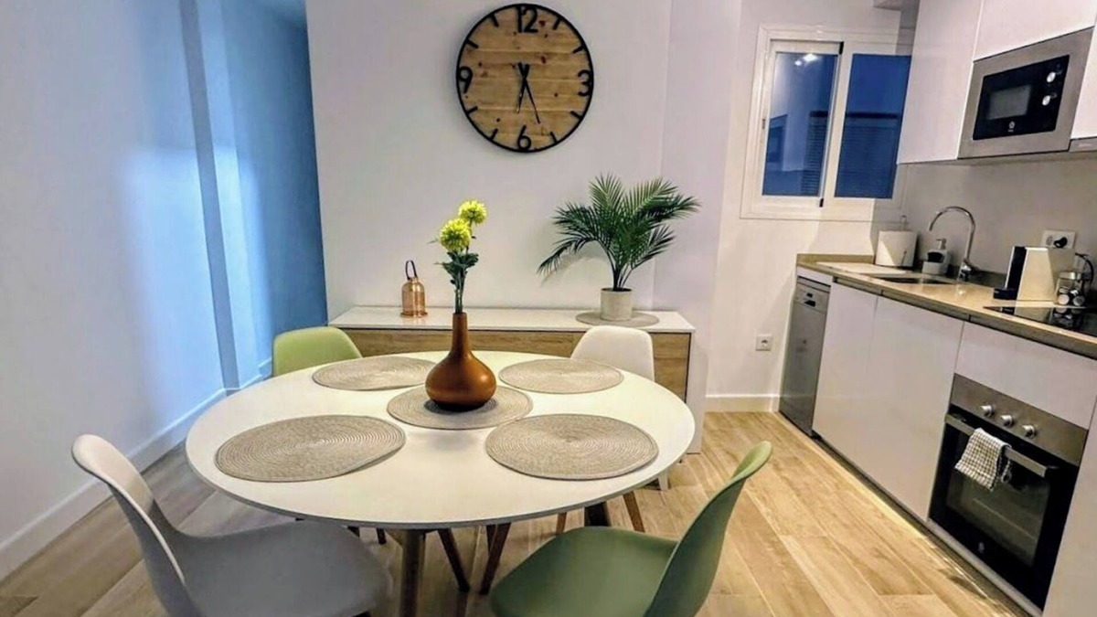 Fuengirola City Centre Apartment | Apartment in the heart of Fuengirola, 50 m from the beach. With 2 bedrooms and 2 bathrooms