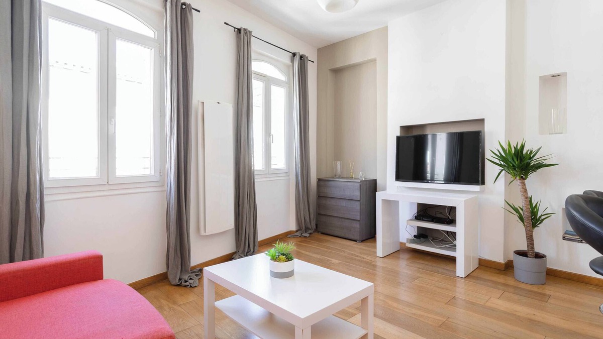 Hotel-de-Ville Apartment | Apartment in the heart of the Old Port