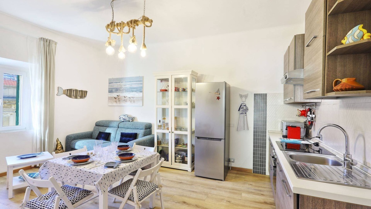 San Vincenzo Apartment | apartment in the center with parking space