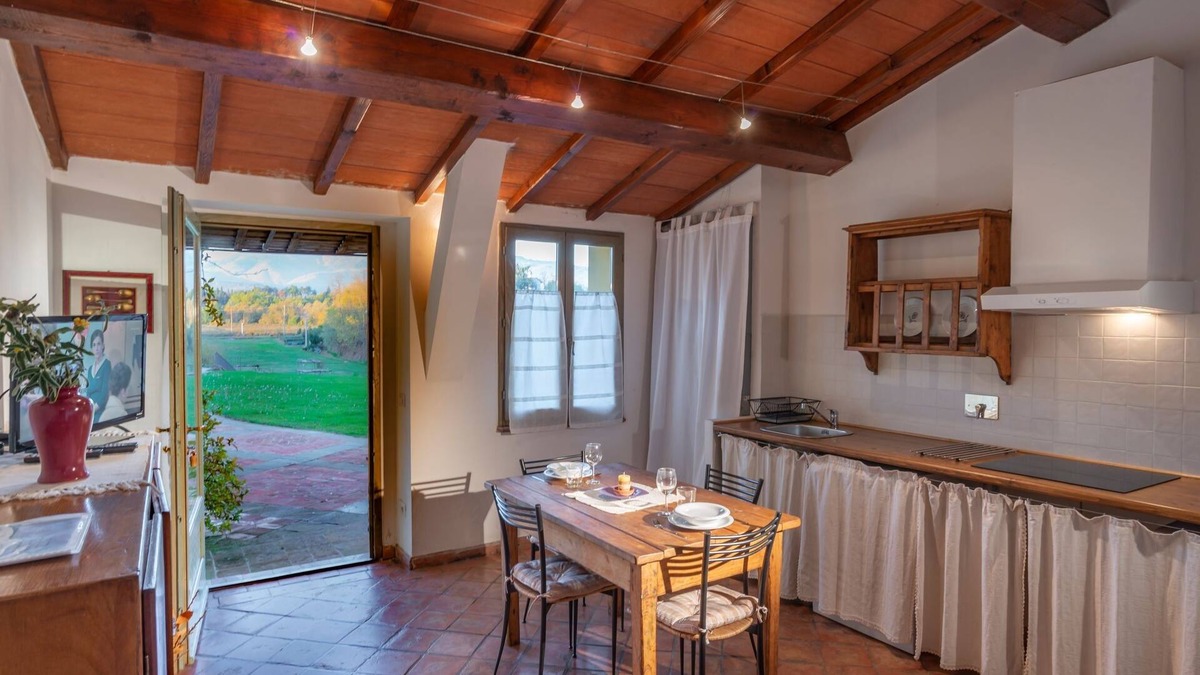 Laterina Apartment | Apartment in the Tuscan countryside, with private patio, pool and on-site restaurant