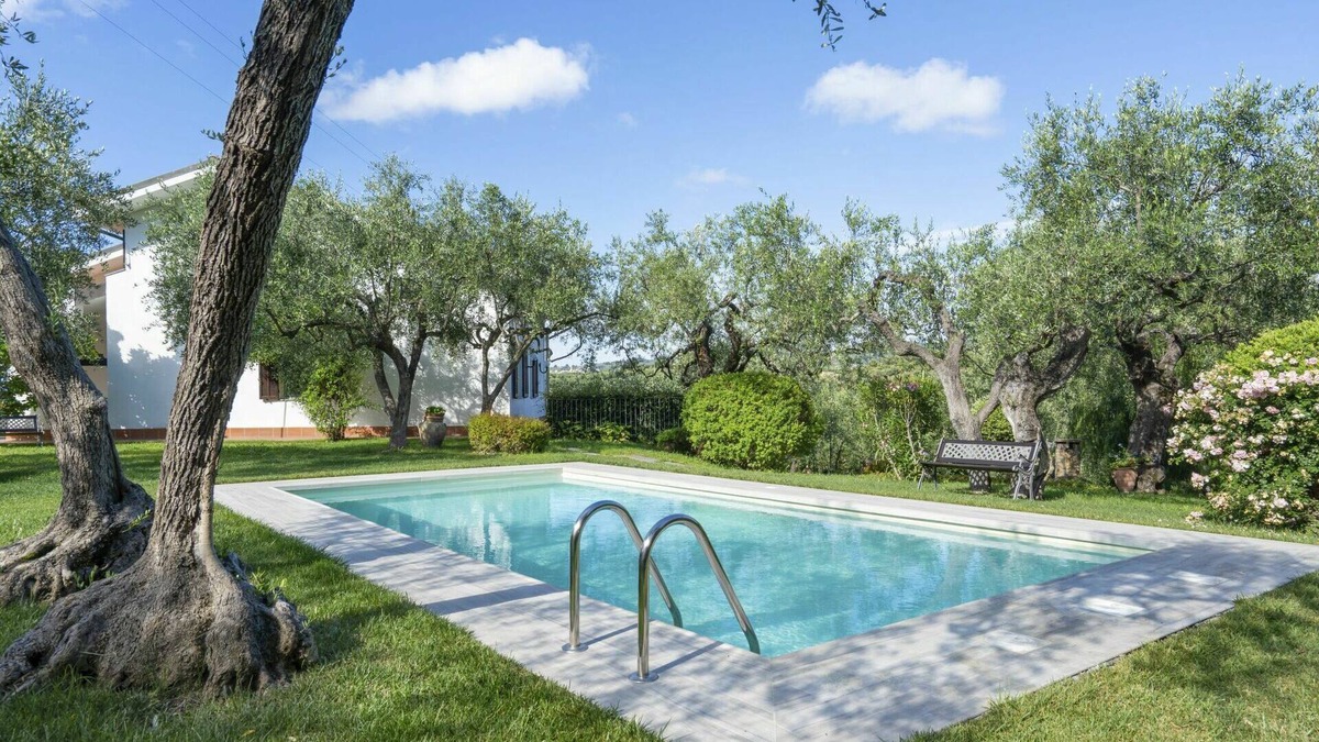 Diano Castello Villa | Apartment in villa with WIFI, private pool, A/C, TV, terrace, pets allowed, panoramic view, parking