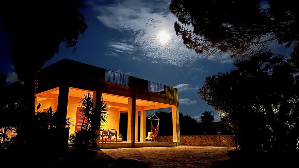 Lido Marausa Villa | Apartment in Villa, seafront, relax, garden and parking