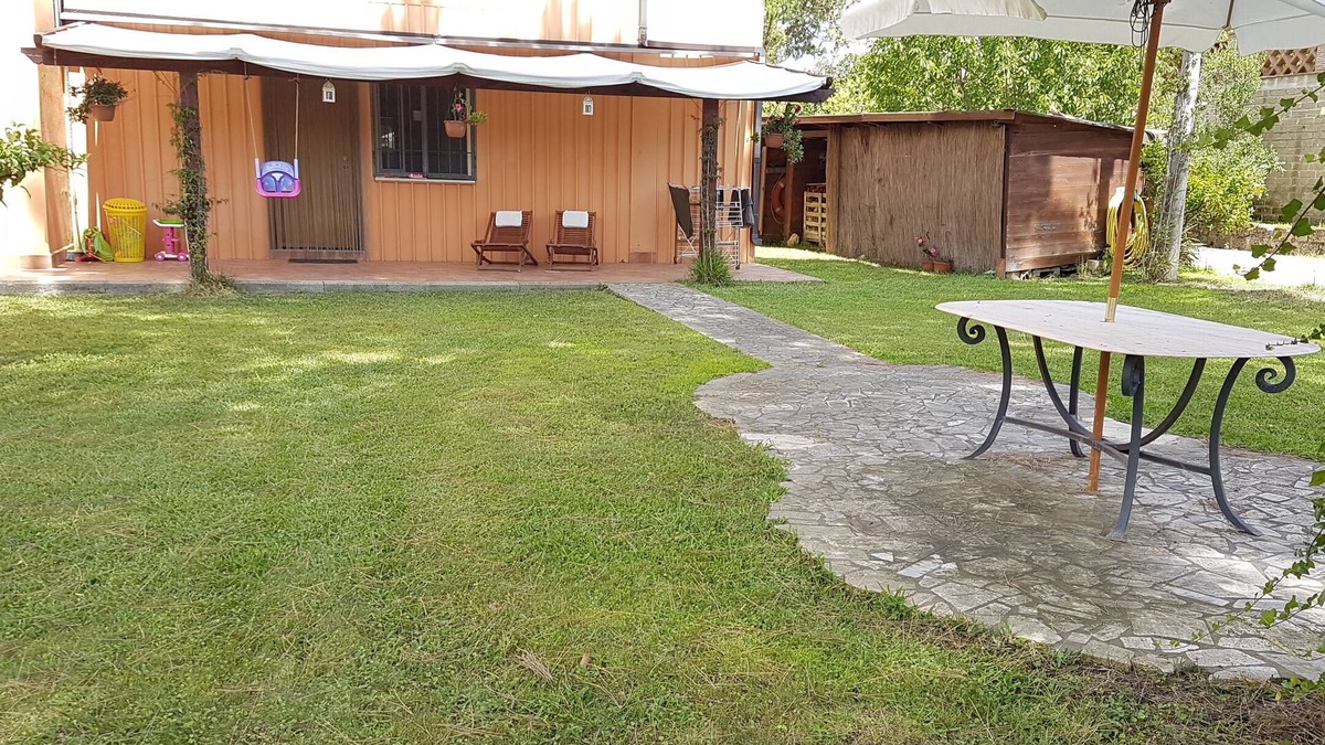 Latina Lido House | Apartment in villa on independent garden in a large park just renovated