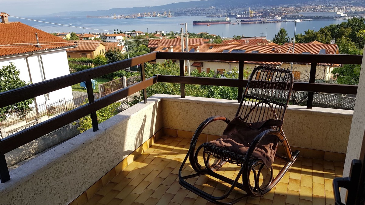 Muggia Villa | Apartment in villa with garden