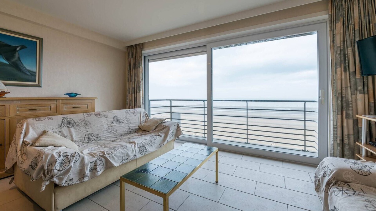 Koksijde-Bad Apartment | Apartment in Zeedijk with Sea View