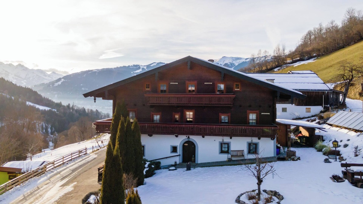 Zell am See Apartment | Apartment in Zell am See with ski bus 100m away