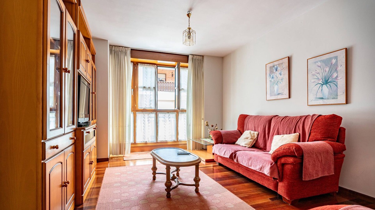 Cangas de Onis Apartment | Apartment 'Incredible Cangas Onis' with Mountain Views and Balcony