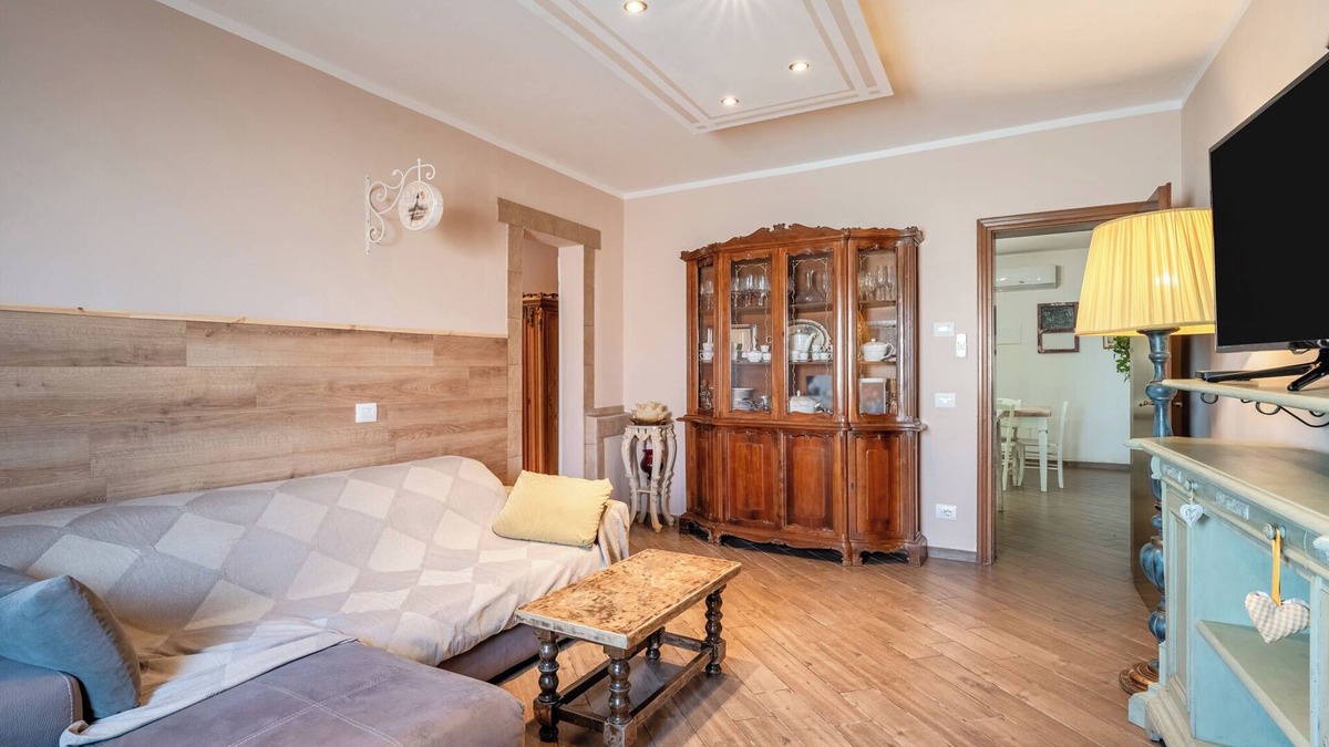 Orentano Apartment | Apartment 'Candy Home' with Private Veranda, Wi-Fi and Air Conditioning