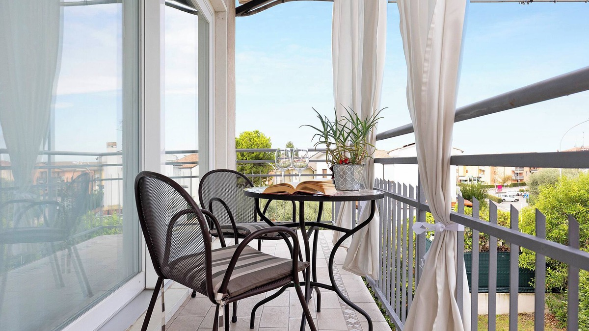 Sandra Apartment | Apartment 'La Casa Dei Butei' with Private Garden, Wi-Fi and Air Conditioning