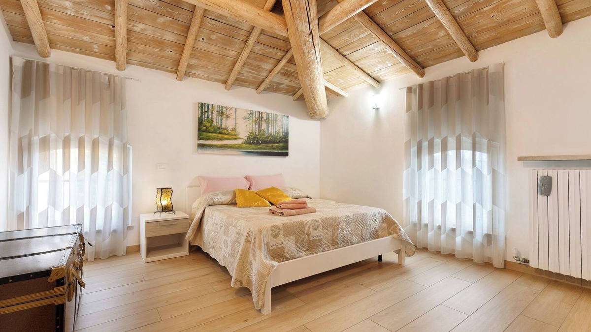 Castelnuovo del Garda Apartment | Apartment 'Pozzo Dei Desideri Nicole' with Wi-Fi and Air Conditioning