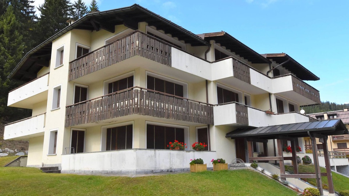 Madonna di Campiglio Apartment | Apartment Laras by Interhome