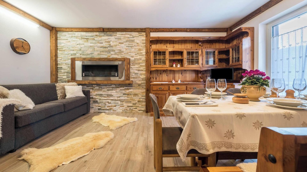Palu Apartment | Apartment "Casa Ferrazza Michelle" with Mountain View, Wi-Fi & Balcony