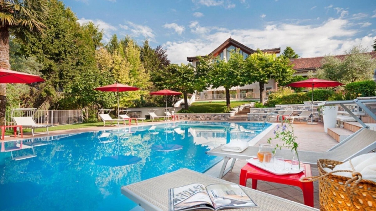 Santigaro Apartment | Apartment 'Oleadei - Eolo' with Mountain View, Wi-Fi and Air Conditioning