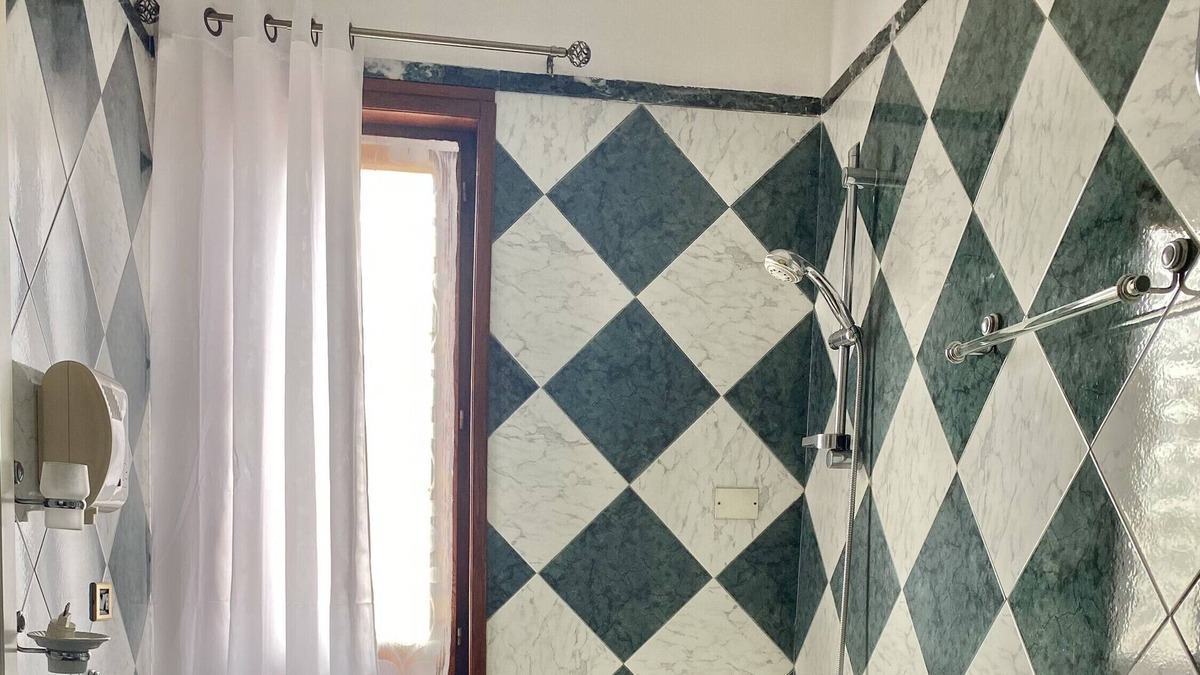 San Giovanni Suergiu Apartment | Apartment 'Posizione Strategica X Il Mare' with Private Terrace, Balcony and Air Conditioning