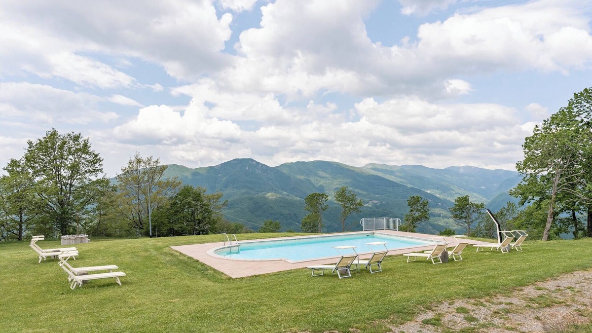 San Marcello Pistoiese Apartment | Apartment "Serrino 2" with Mountain View, Shared Pool & Wi-Fi