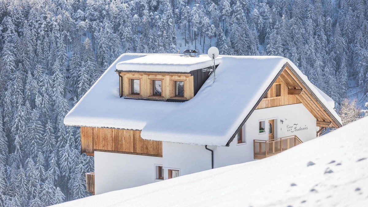 San Martino in Badia Apartment | Apartment 'Ciasa Funtanies Sas Dla Crusc' with Mountain View, Shared Garden and Wi-Fi