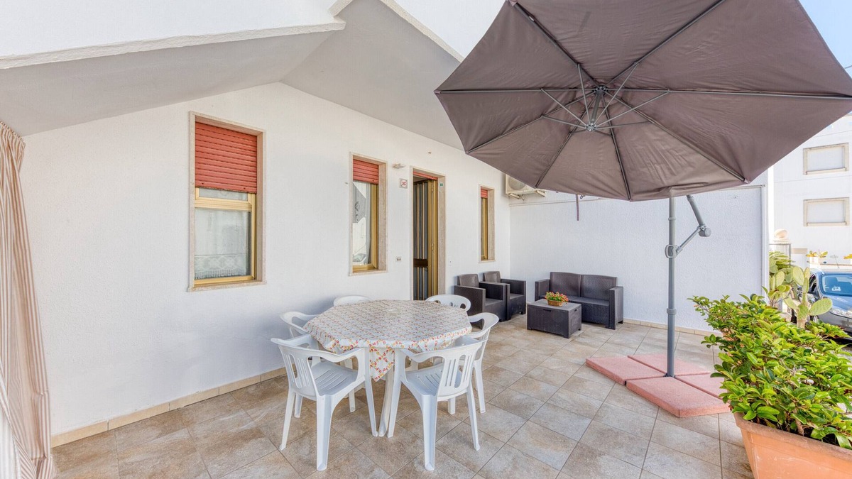 Santa Maria di Leuca Apartment | Apartment 'Trande' with Balcony, Wi-Fi and Air Conditioning