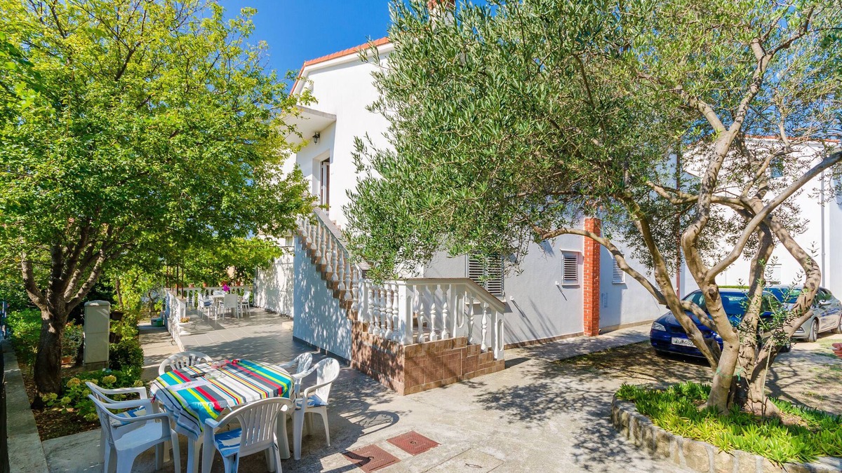 Banjol Apartment | Apartment Ivica (85921-A1) - Banjol - island Rab