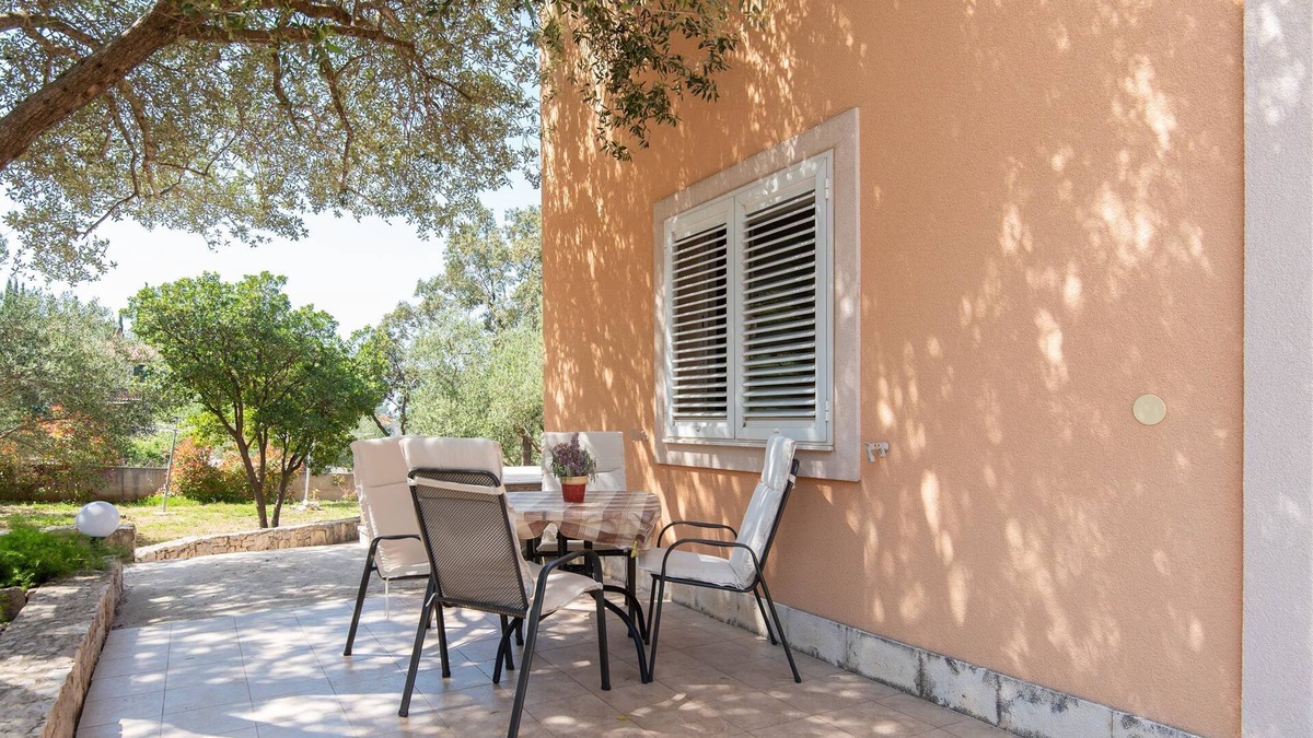 Loviste Apartment | Apartment Ivona (35247-A2) - Loviste