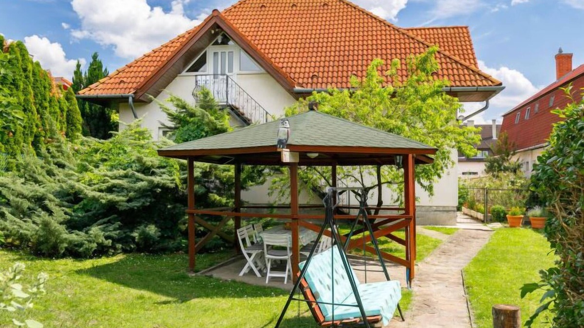 Siofok Apartment | Apartment Küsz by Interhome