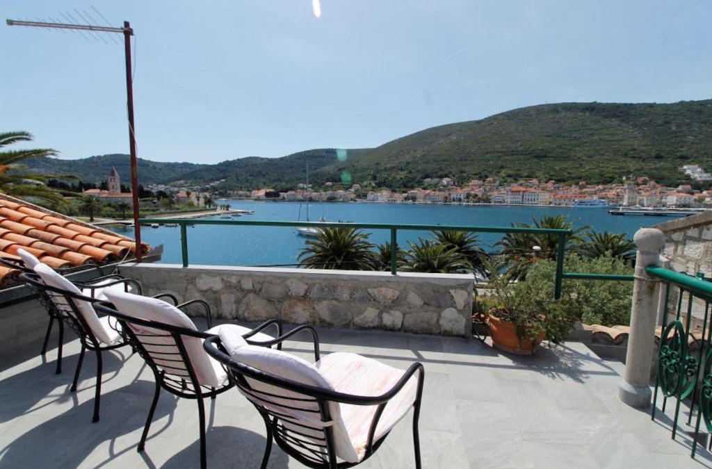 Cove Rogacic Apartment | Apartment Karlo Vis