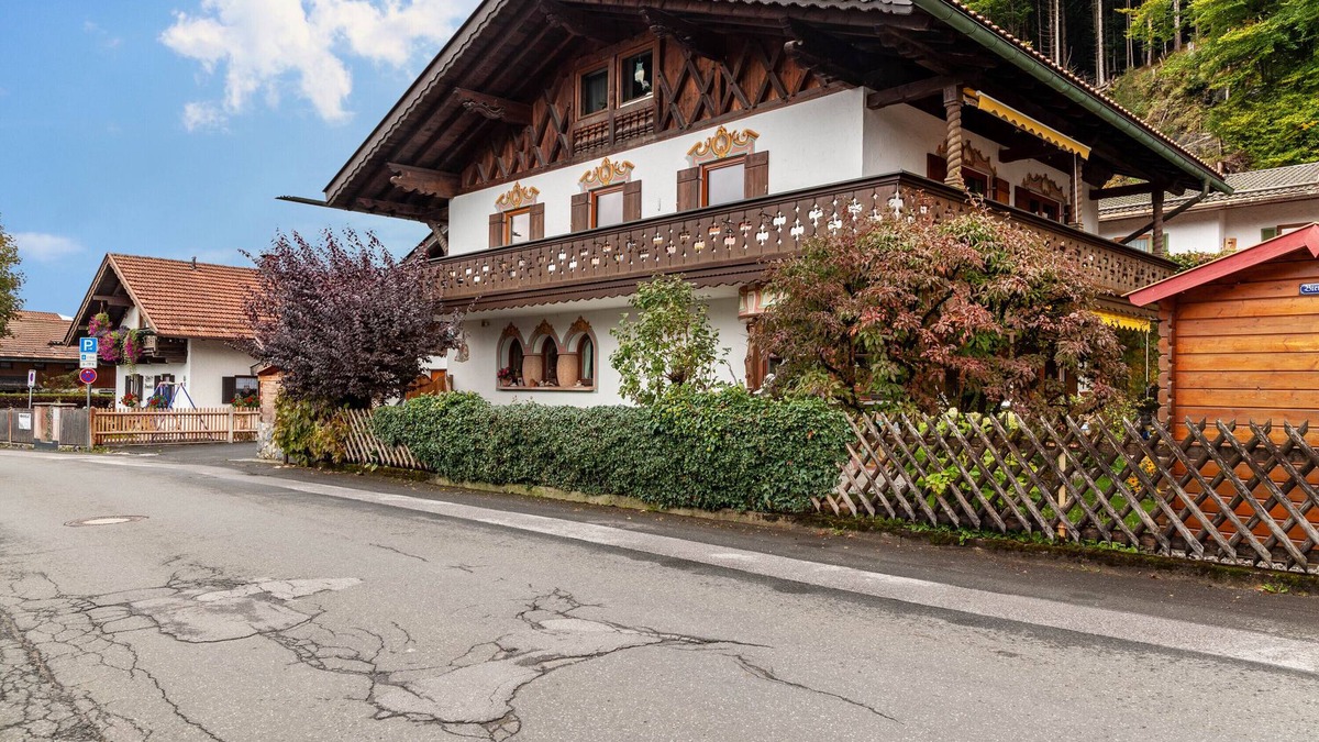 Hammersbach Apartment | Apartment 'Kleisl' with Mountain View, Garden & Wi-Fi