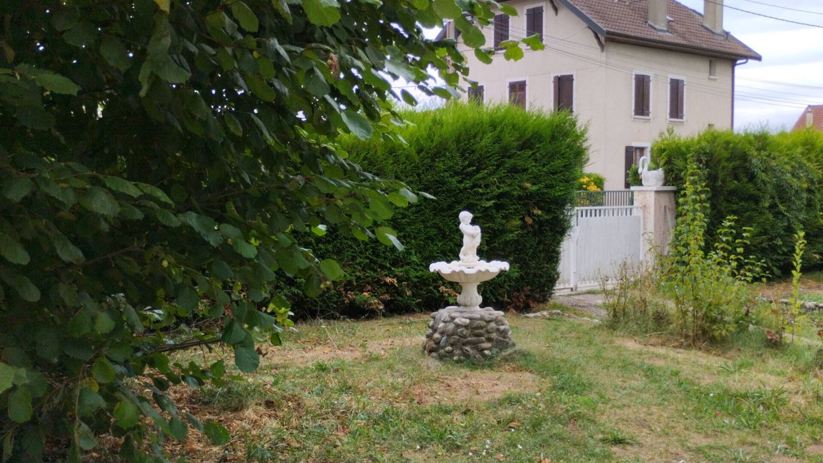 Amphion-les-Bains Apartment | Apartment 'L'escapade Lacustre - Proche Plage' with Mountain View, Shared Garden and Wi-Fi