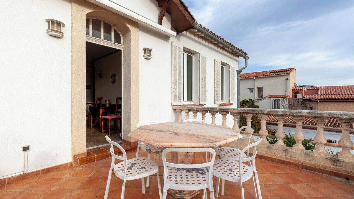Bonneveine Apartment | Apartment 'L'Esperance' with Mountain View, Wi-Fi and Air Conditioning