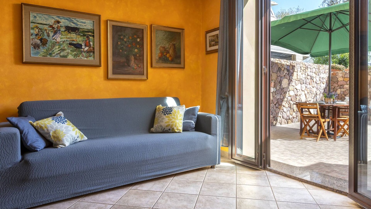 Olmedo Apartment | Apartment "L'Oliveto Fiocca" with Shared Garden & Wi-Fi
