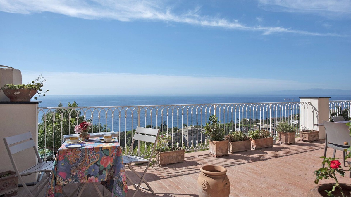 Sant'Ilario Apartment | Apartment 'La Casina di Sant Ilario' with Sea View, Terrace & Wi-Fi
