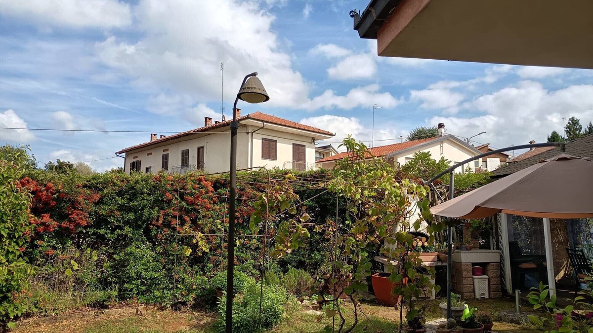 Monta Apartment | Apartment 'La Dimora Nel Roero With Patio' with Private Terrace, Wi-Fi and Air Conditioning