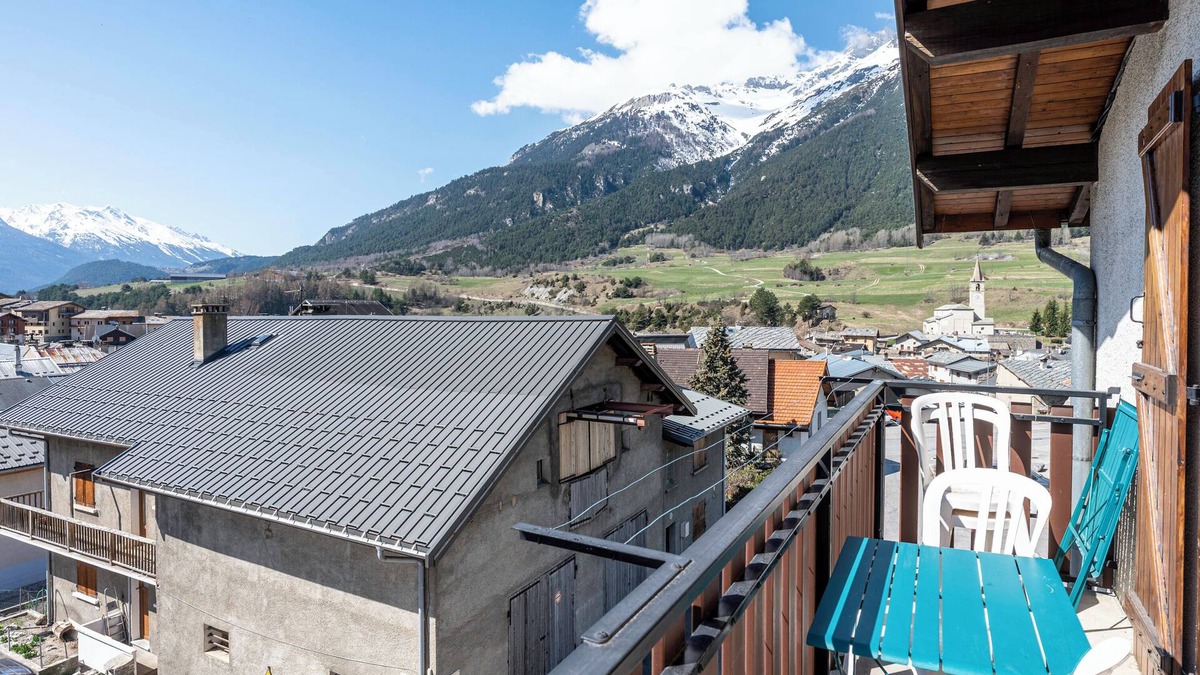 Termignon Apartment | Apartment 'La Favière' with Mountain View, Balcony and Wi-Fi